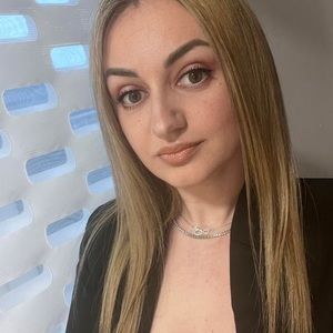 Meet your Posher, Alina